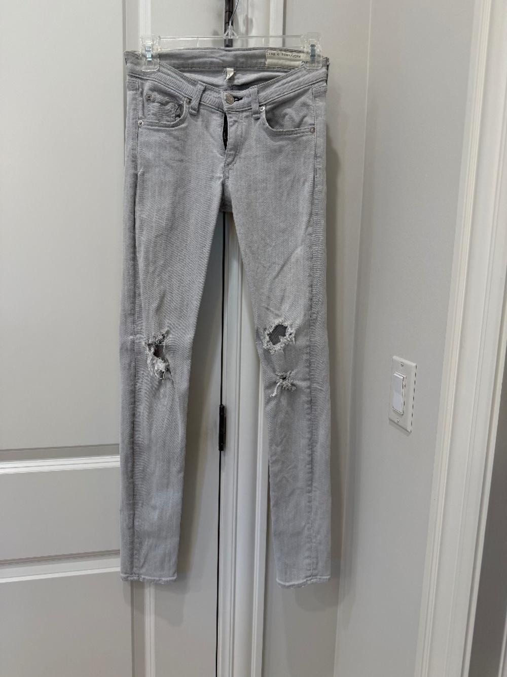 rag & bone/JEAN Size 25 Gray Distressed Skinny Jeans Ripped Knees